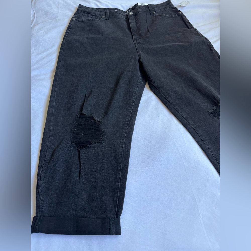 Style & Co. Black Ripped Capris - Picture 3 of 10